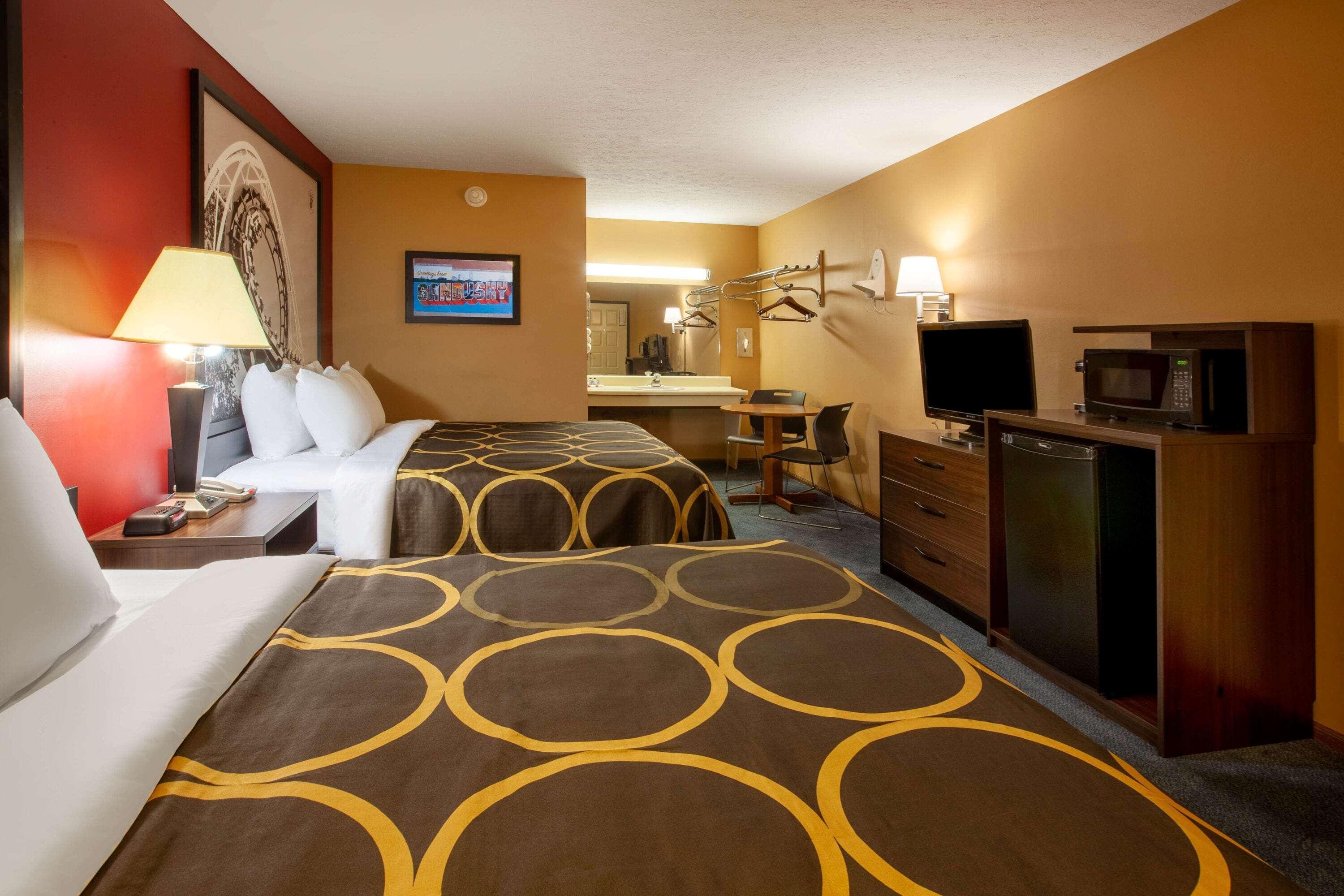 Super 8 By Wyndham Hotel